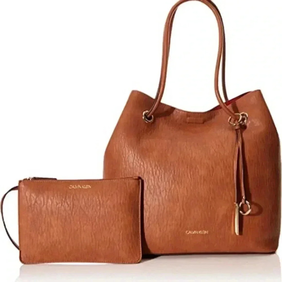 Handbags - 𝅺CALVIN Klein Gabrianna Bubble Lamb North NEW